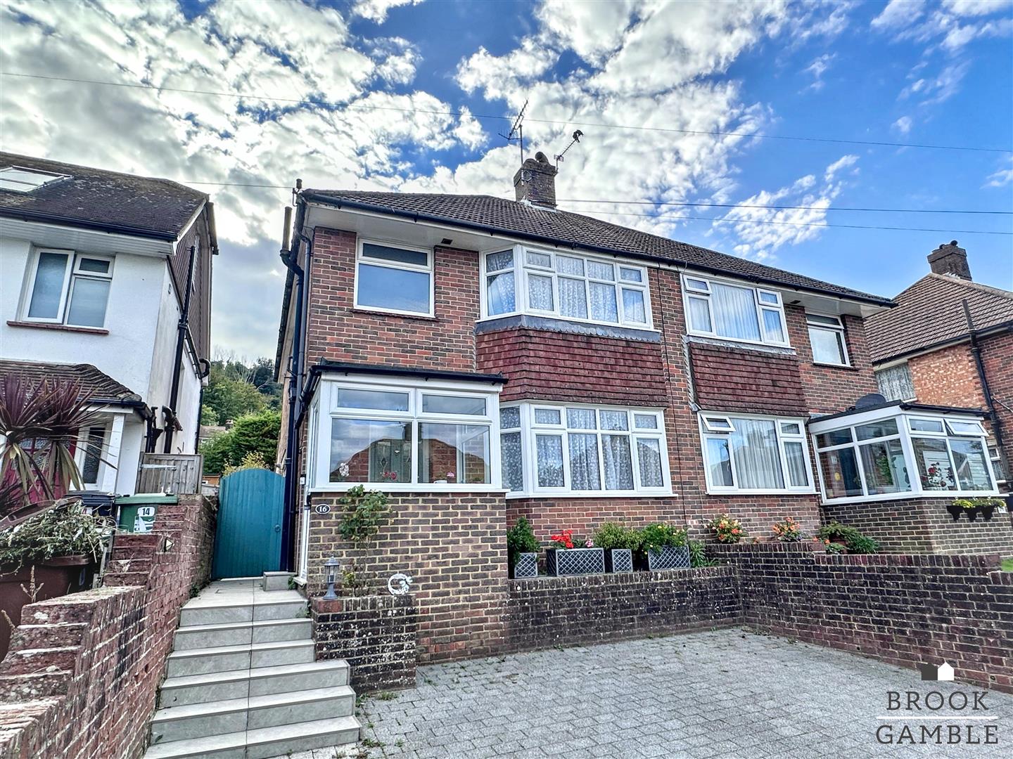3 Bedroom House - Semi-Detached. Manvers Road in Eastbourne, 25